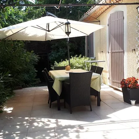Chambres D'Hotes Dans Villa Avec Piscine Chez Raphaele L'Isle-sur-la-Sorgue Exterior photo