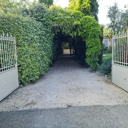Chambres D'Hotes Dans Villa Avec Piscine Chez Raphaele L'Isle-sur-la-Sorgue Exterior photo