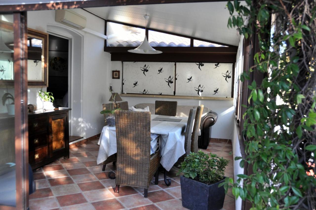 D'hotes Dans Avec Piscine Chez Raphaele Privatunterkunft LʼIsle-sur-la-Sorgue