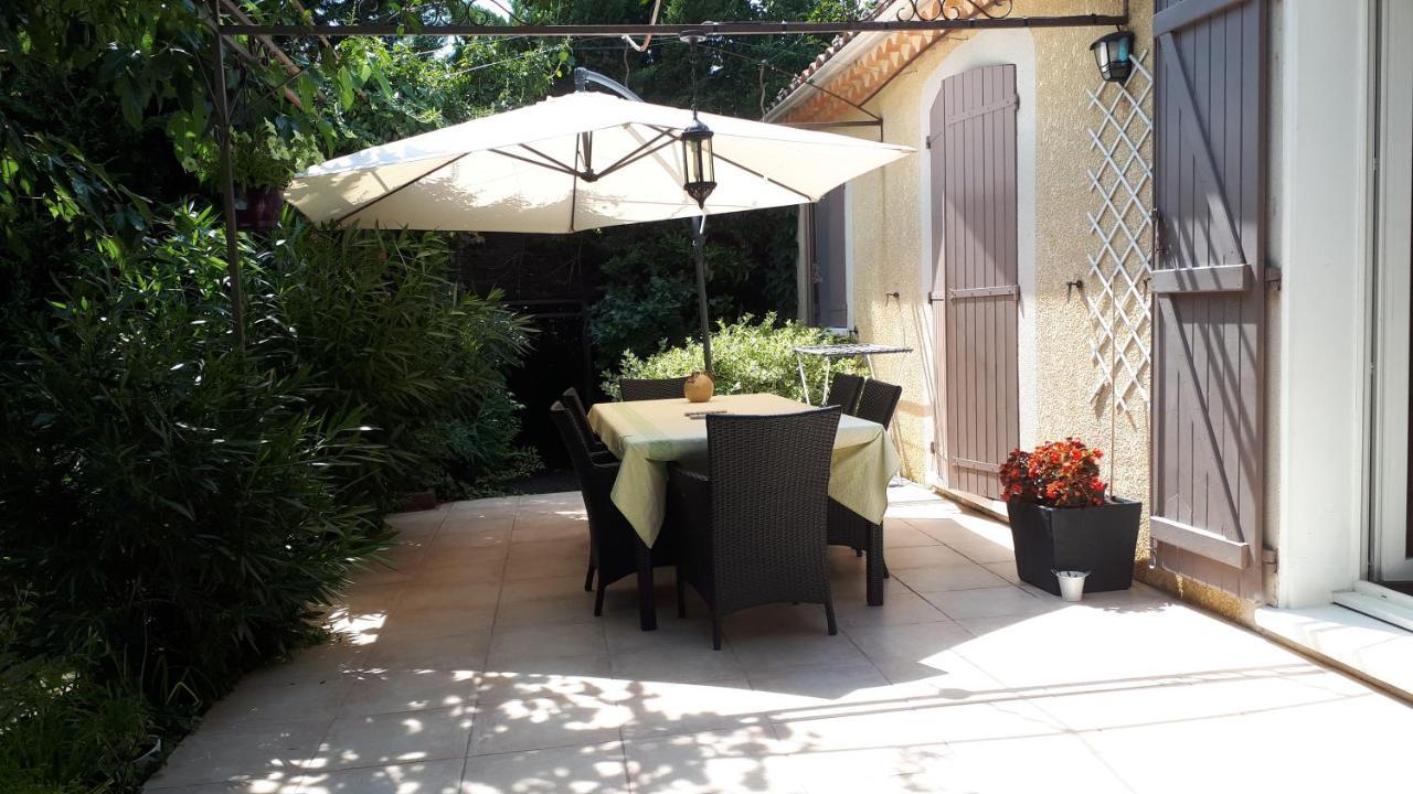 Homestay D'hotes Dans Avec Piscine Chez Raphaele L'Isle-sur-la-Sorgue