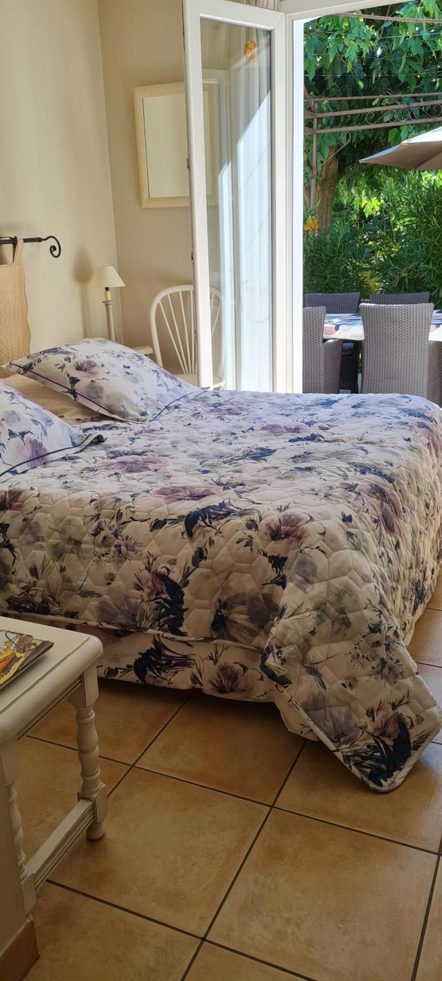 D'hotes Dans Avec Piscine Chez Raphaele Privatunterkunft LʼIsle-sur-la-Sorgue